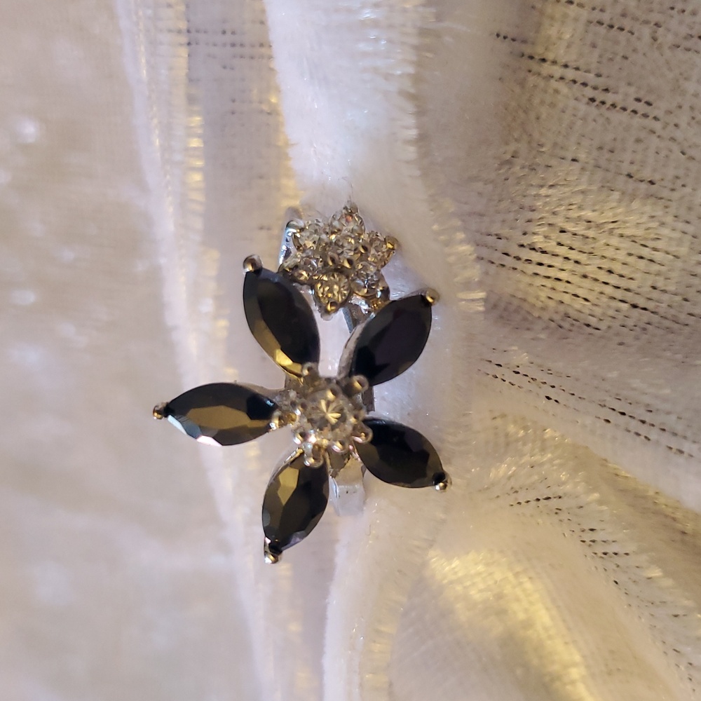 Silver Tone Black Faux Onyx 5 Petal Marquis Flower Ring Clear Rhinestones Sz 9